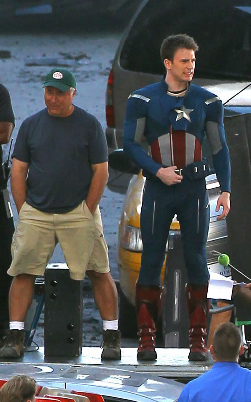 The Avengers - Fotos do Set - Capitão América em Cleveland 2